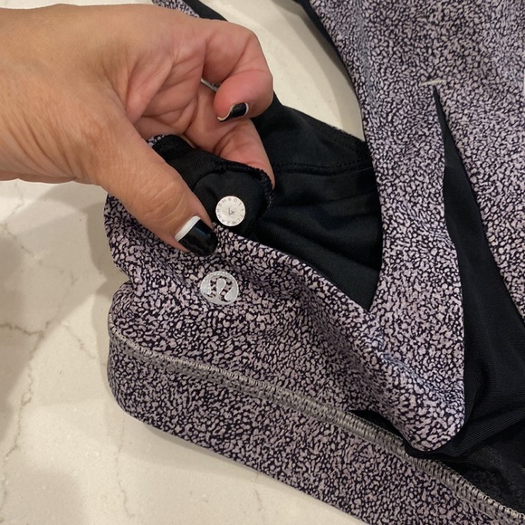 Lululemon size 4 bra great condition - Picture 3 of 3